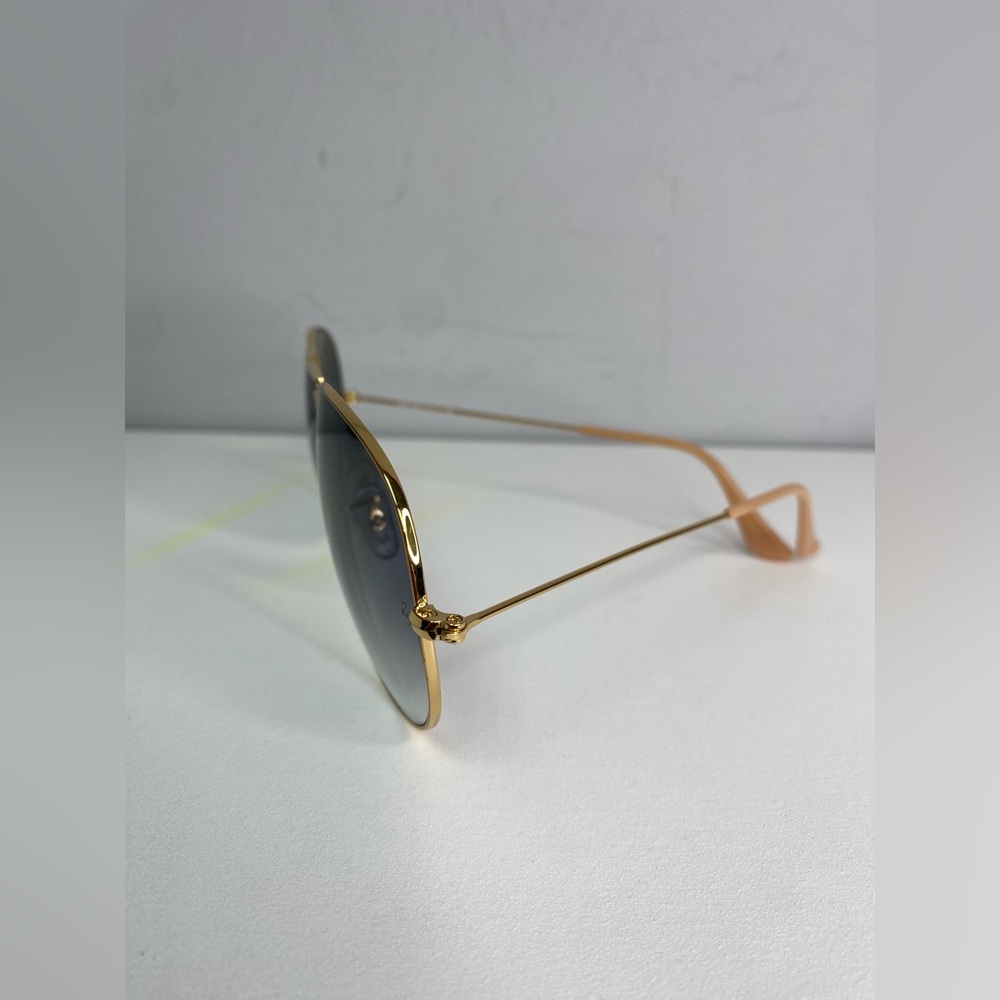 Ray-Ban Aviator Sunglasses - Picture 4 of 9